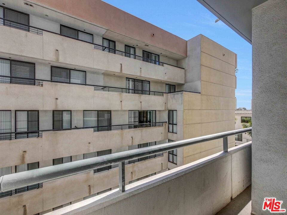 10660 WILSHIRE BLVD Unit: 608