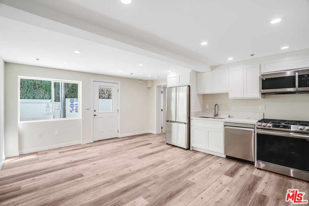 1470 Rexford Dr Unit: ADU