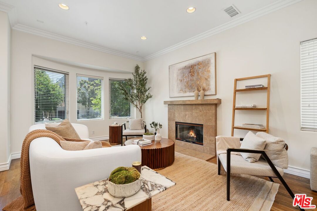 4125 W Hood Ave Unit: 102