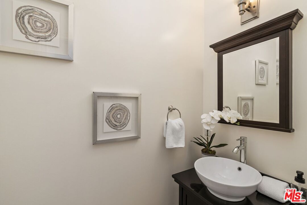 4125 W Hood Ave Unit: 102