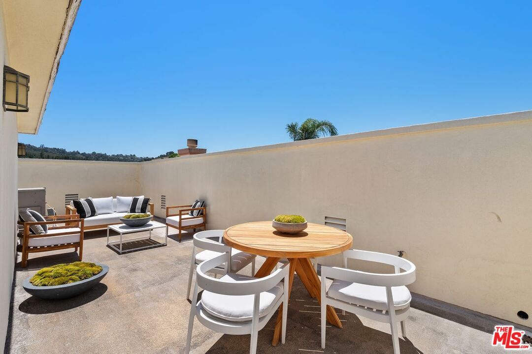 4125 W Hood Ave Unit: 102