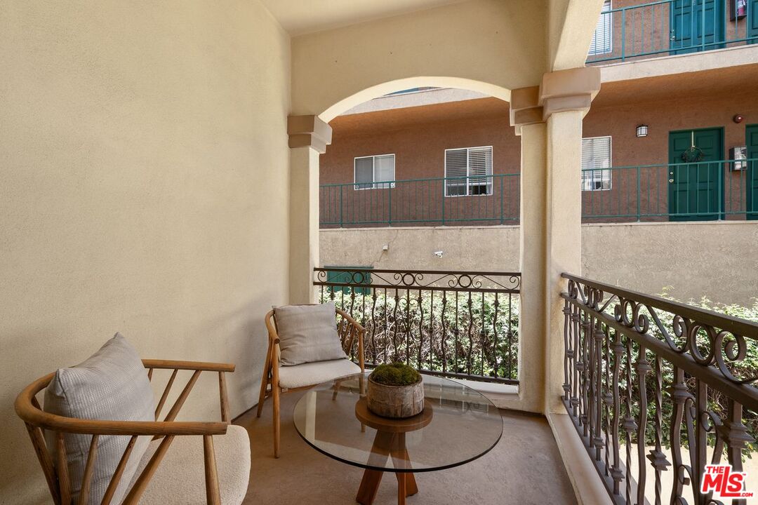 4125 W Hood Ave Unit: 102