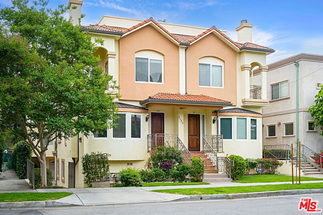 4125 W Hood Ave Unit: 102