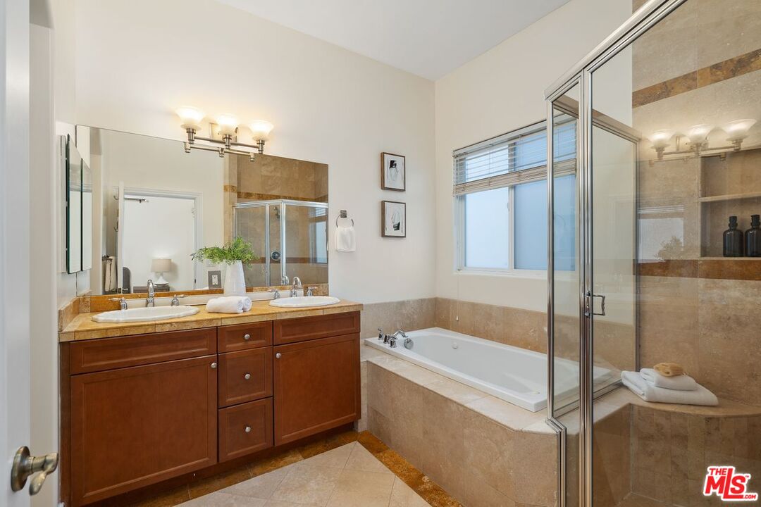 4125 W Hood Ave Unit: 102