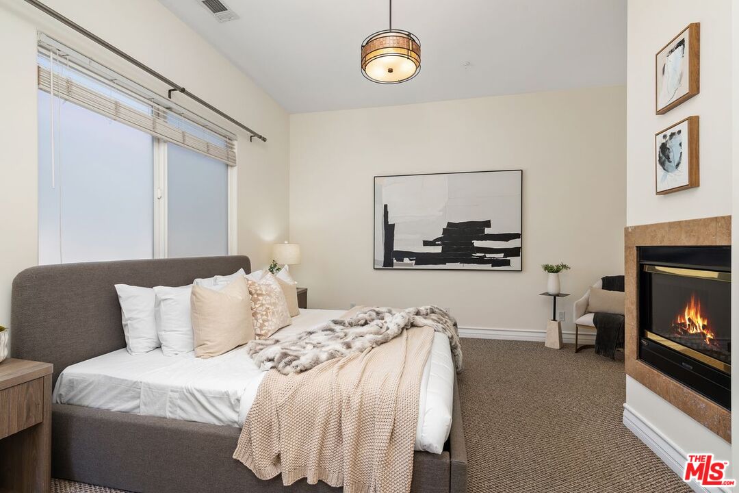 4125 W Hood Ave Unit: 102