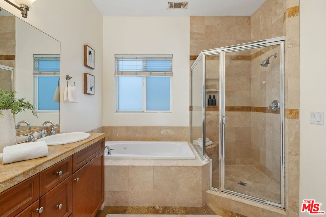 4125 W Hood Ave Unit: 102