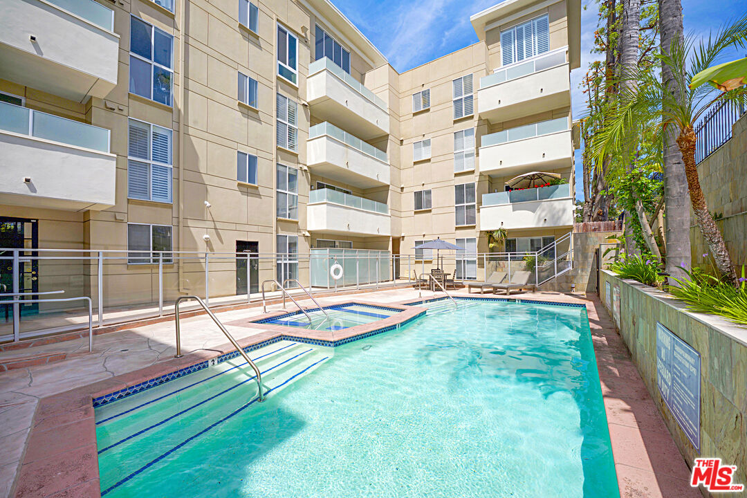 4949 Genesta Ave Unit: 306