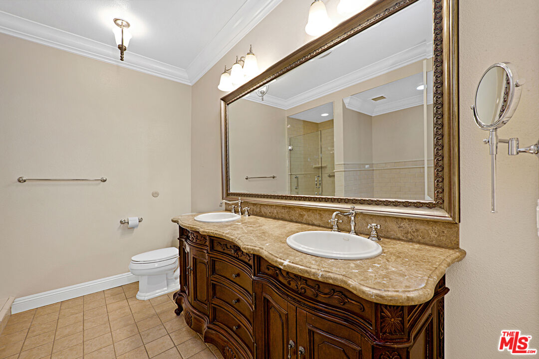 4949 Genesta Ave Unit: 306