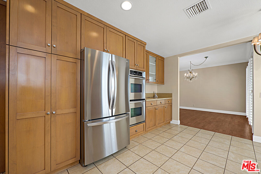 4949 Genesta Ave Unit: 306