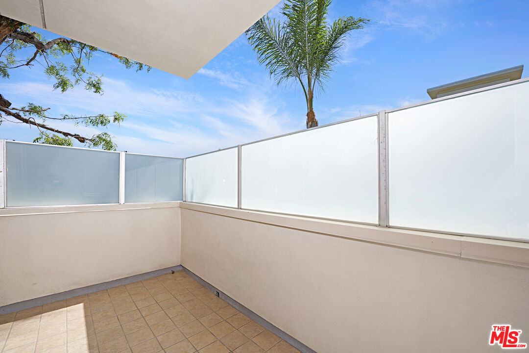 4949 Genesta Ave Unit: 306