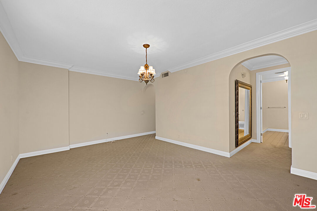 4949 Genesta Ave Unit: 306