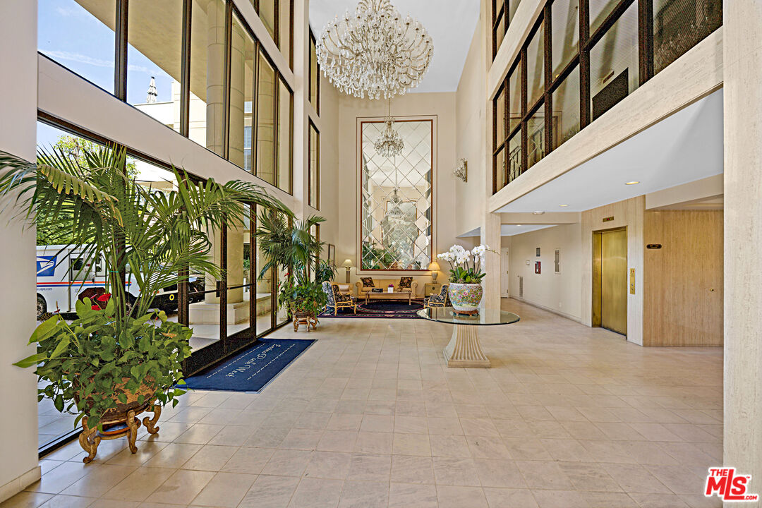 4949 Genesta Ave Unit: 306