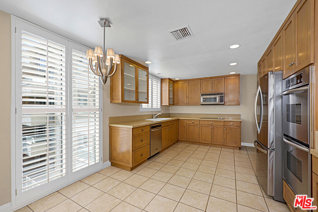 4949 Genesta Ave Unit: 306