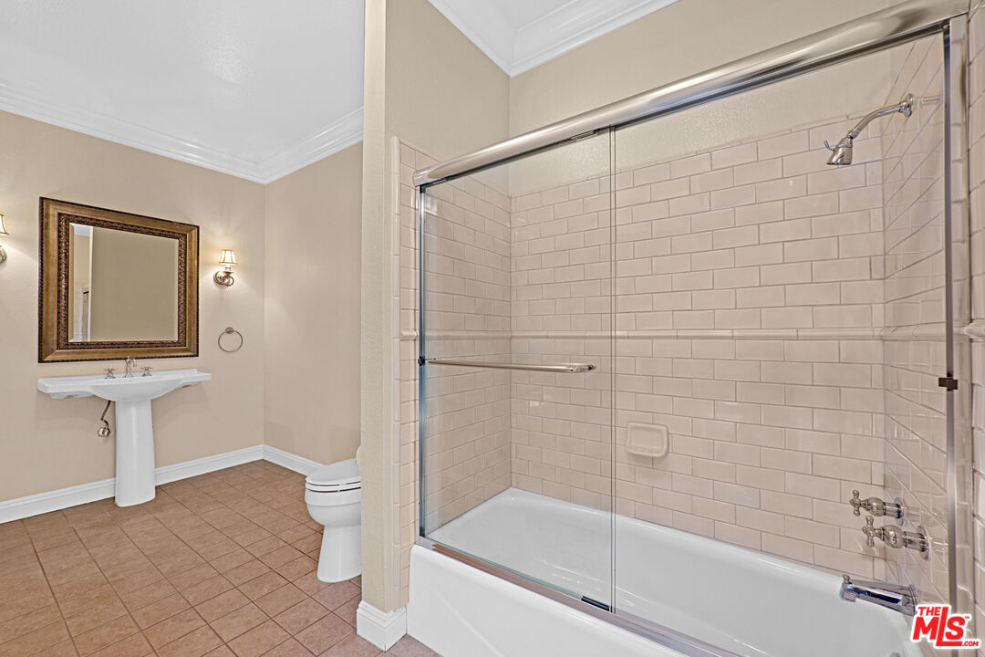 4949 Genesta Ave Unit: 306