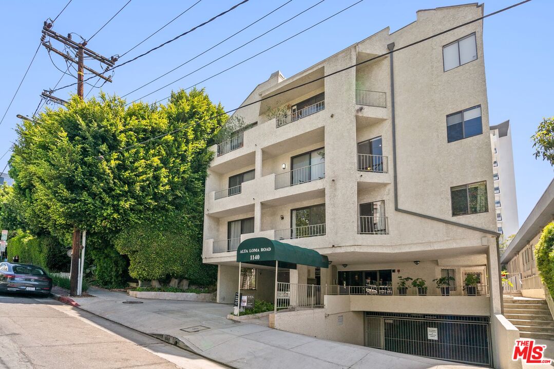 1140 Alta Loma Rd Unit: 201