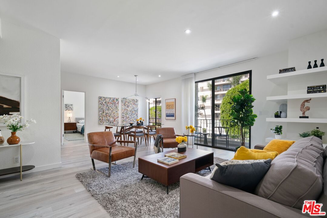 1140 Alta Loma Rd Unit: 201