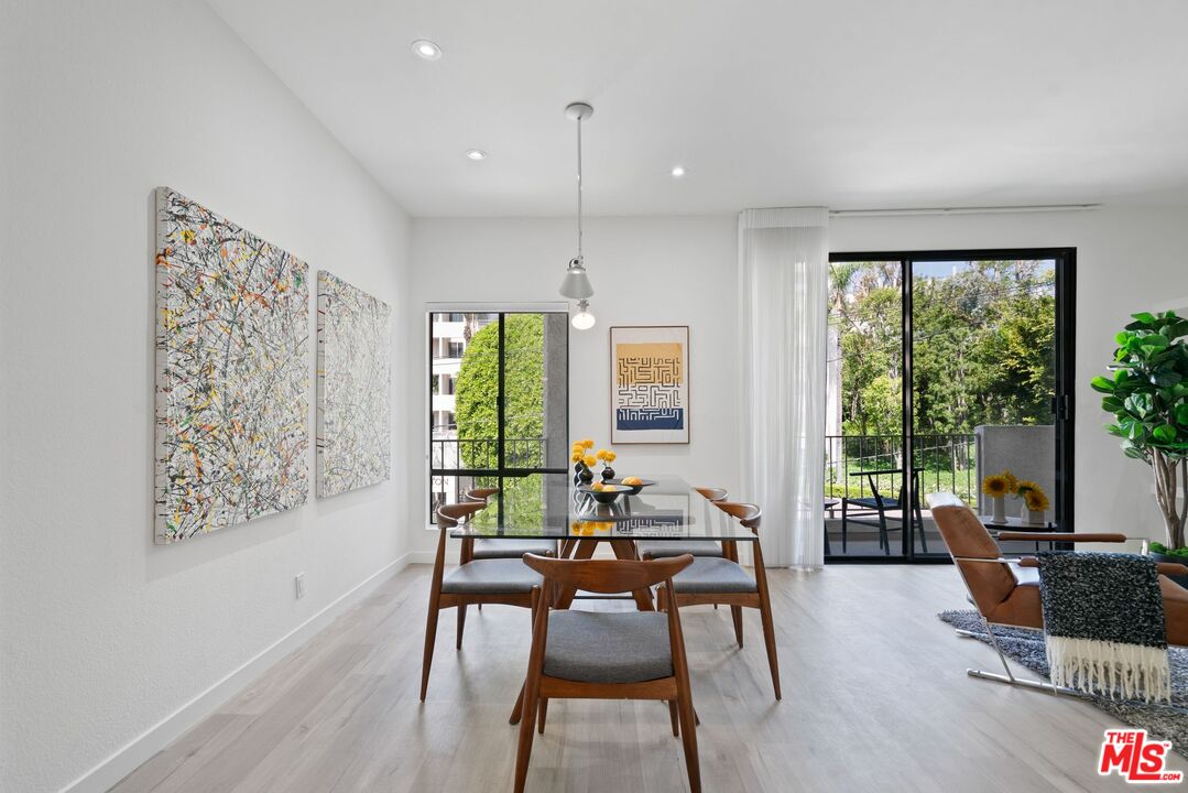 1140 Alta Loma Rd Unit: 201