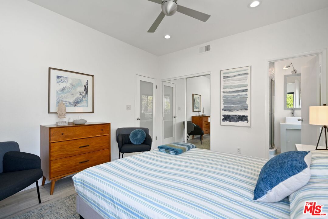 1140 Alta Loma Rd Unit: 201