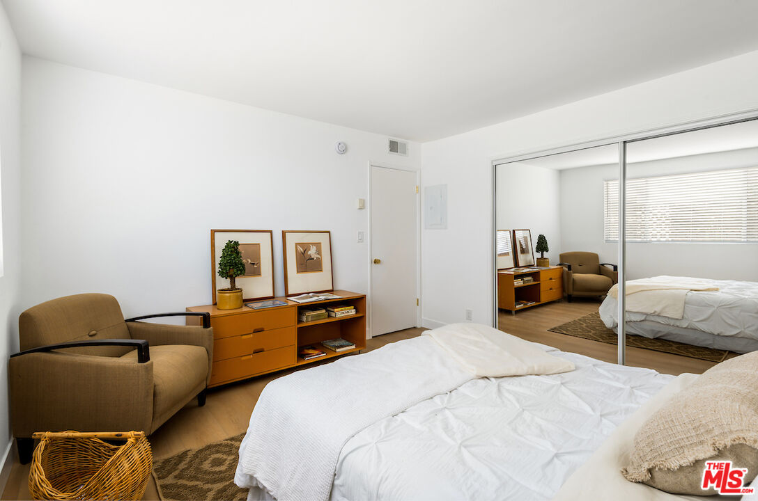 14106 Dickens St Unit: 105