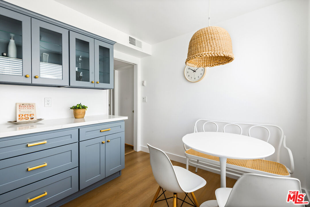 14106 Dickens St Unit: 105