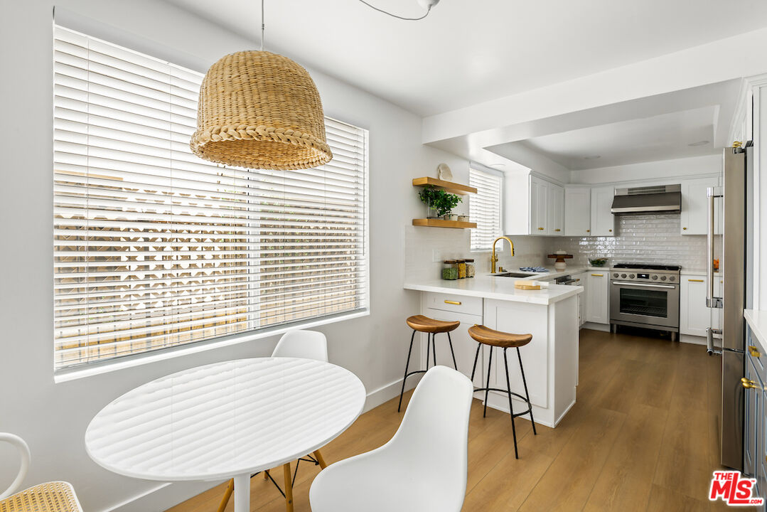 14106 Dickens St Unit: 105