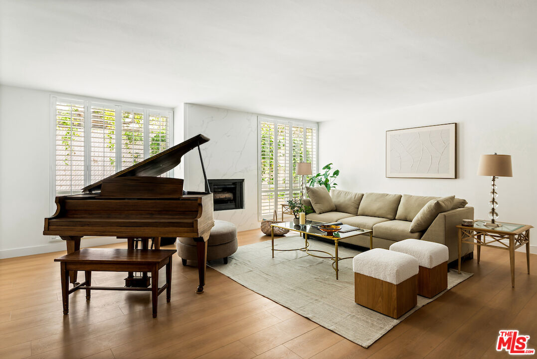 14106 Dickens St Unit: 105