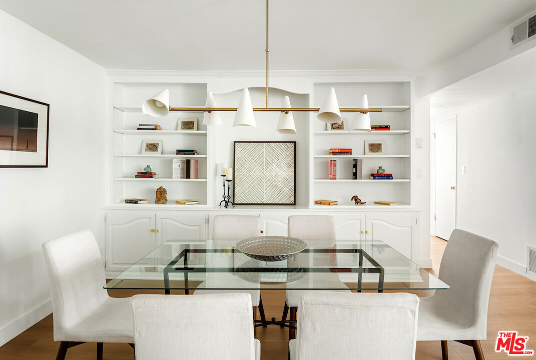 14106 Dickens St Unit: 105