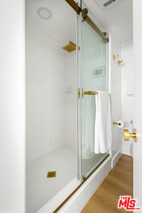 14106 Dickens St Unit: 105