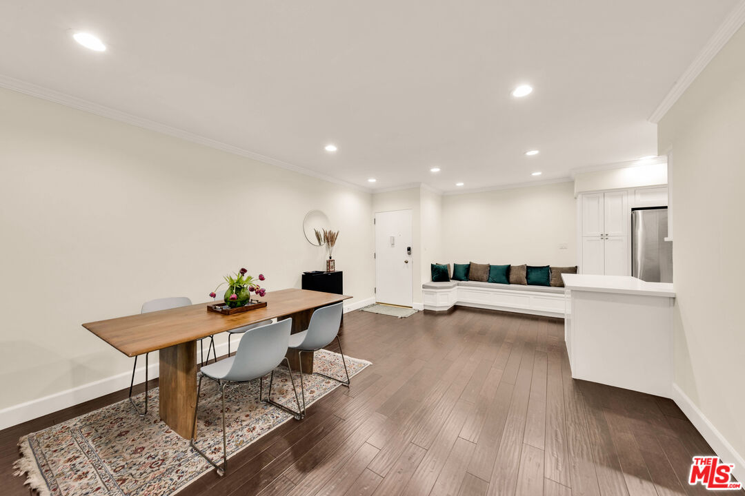 15248 Dickens St Unit: 103