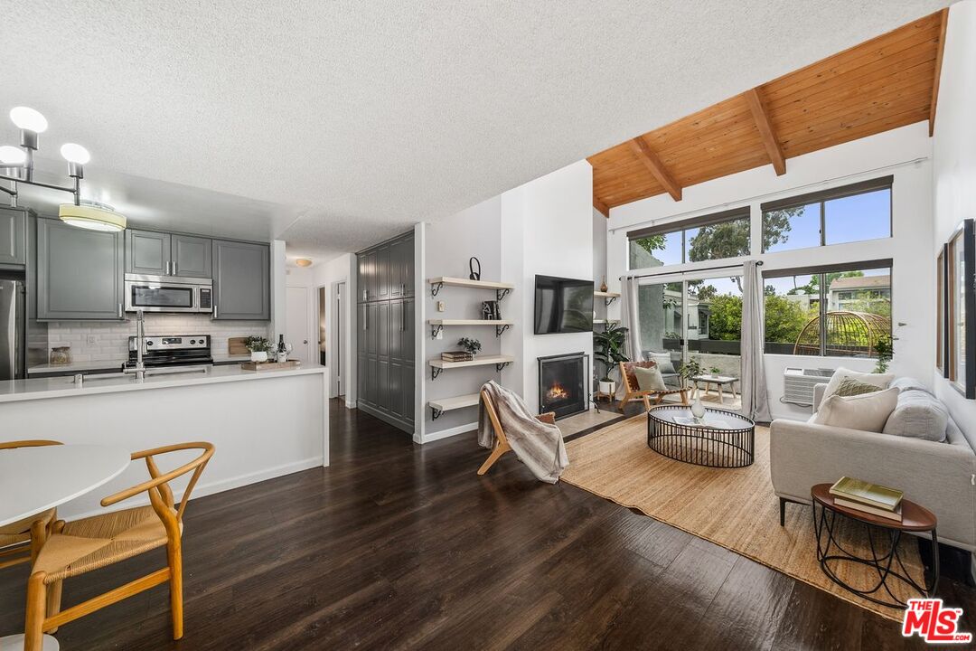 4900 Overland Ave Unit: 351