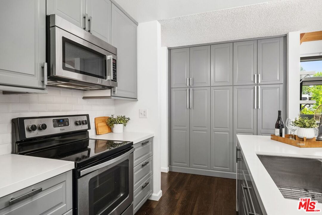 4900 Overland Ave Unit: 351