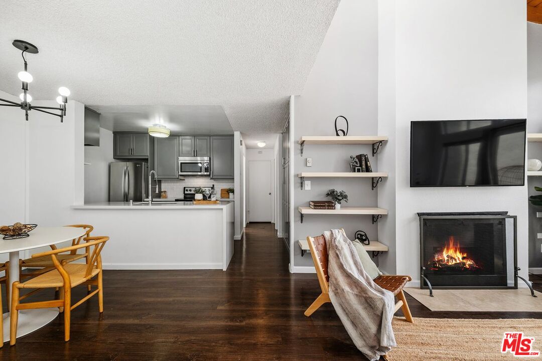 4900 Overland Ave Unit: 351