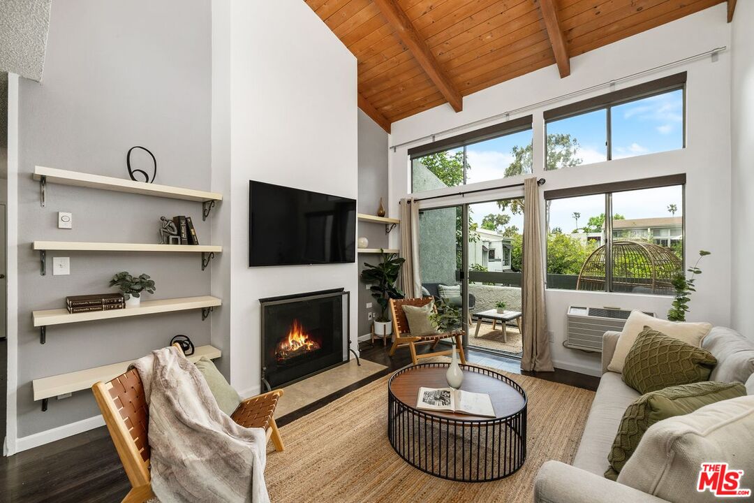 4900 Overland Ave Unit: 351