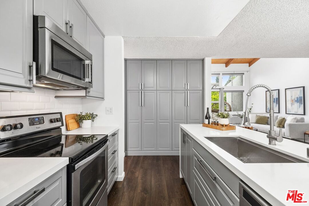 4900 Overland Ave Unit: 351