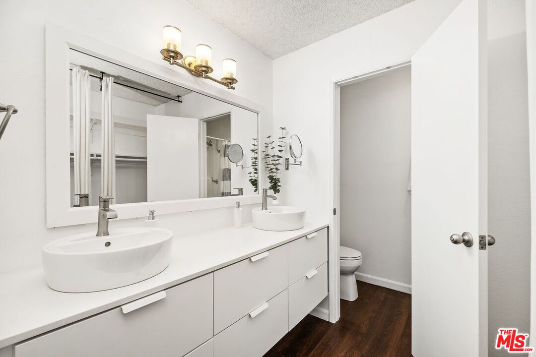 4900 Overland Ave Unit: 351