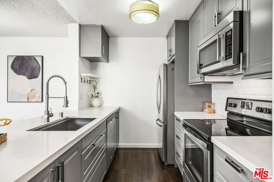 4900 Overland Ave Unit: 351