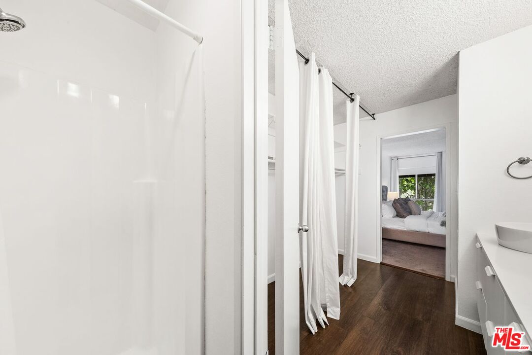 4900 Overland Ave Unit: 351