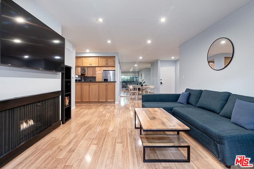 950 N Kings Rd Unit: 139