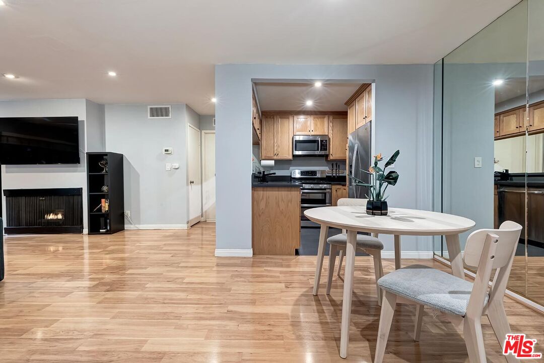 950 N Kings Rd Unit: 139