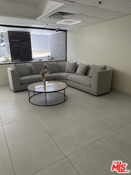 324 N Palm Dr Unit: 206