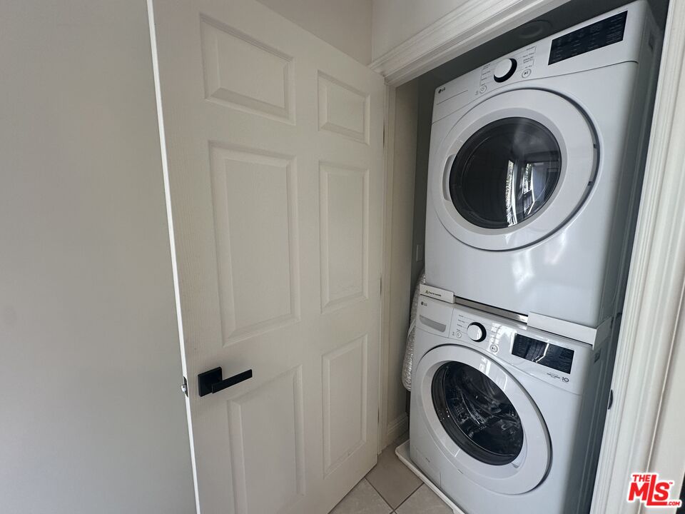 324 N Palm Dr Unit: 206