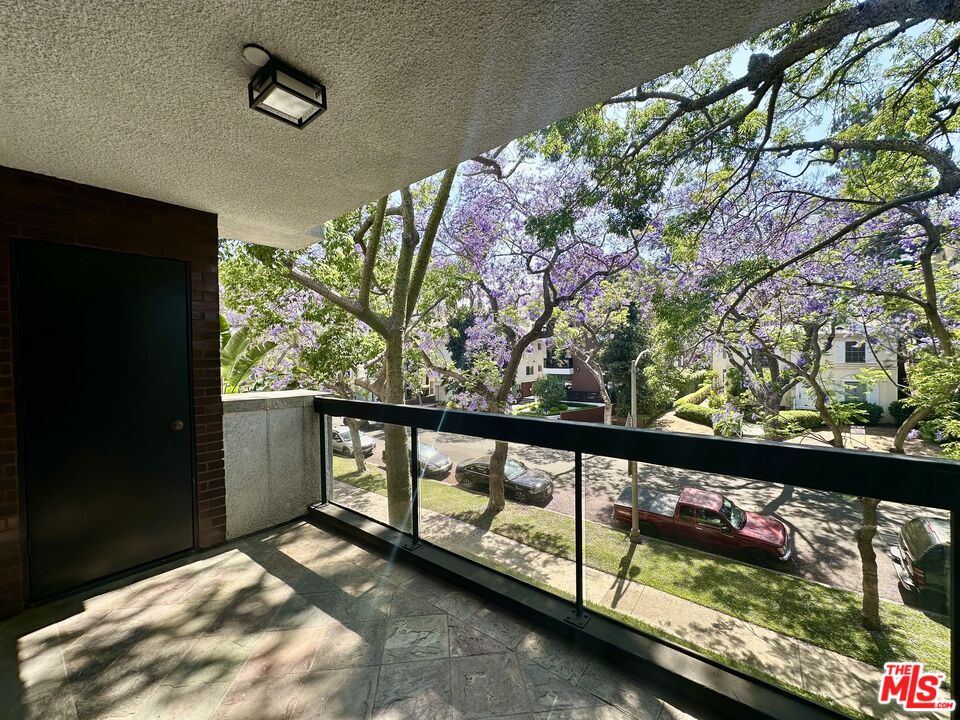 324 N Palm Dr Unit: 206