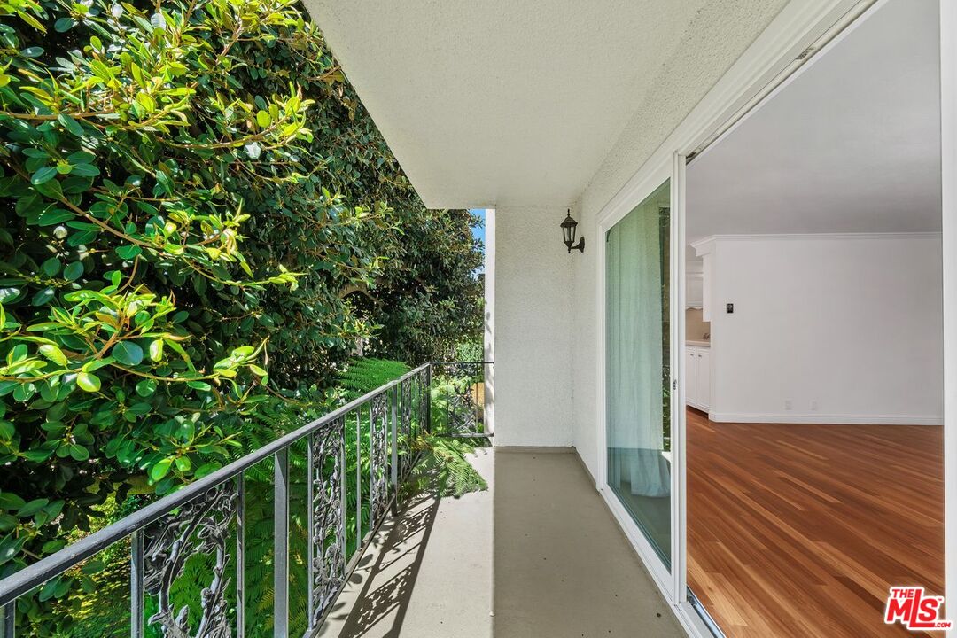 404 San Vicente Blvd Unit: 201