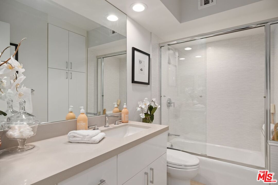 201 Ocean Ave Unit: 1804P