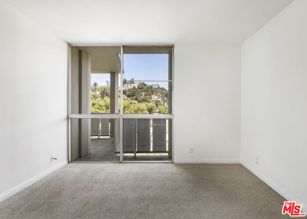 4455 Los Feliz Blvd Unit: 506