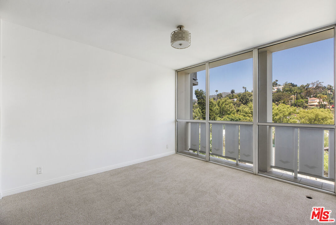 4455 Los Feliz Blvd Unit: 506