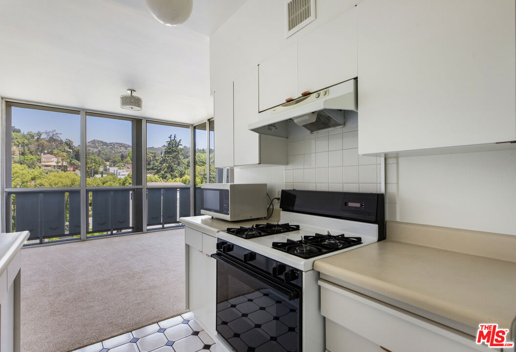 4455 Los Feliz Blvd Unit: 506