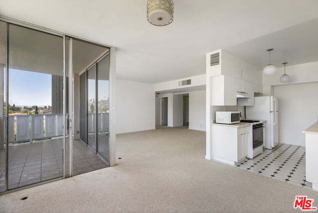 4455 Los Feliz Blvd Unit: 506