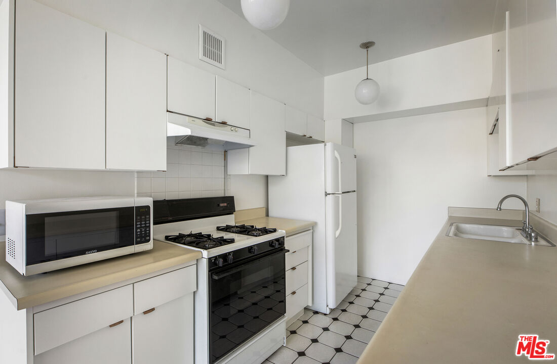 4455 Los Feliz Blvd Unit: 506