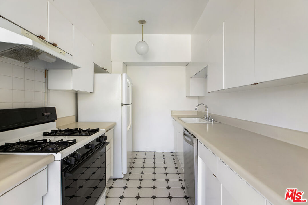 4455 Los Feliz Blvd Unit: 506